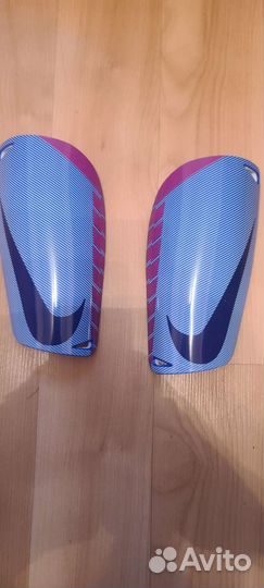 Футбольные щитки