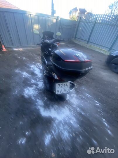 Yamaha n max 125