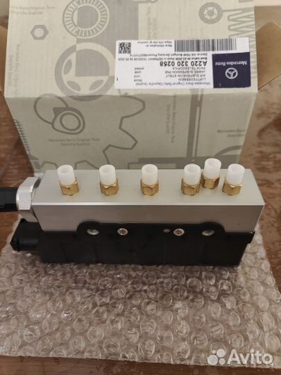 Блок пневмоподвески для Мерседес 220