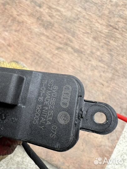 Актуатор лючка бензобака audi a4 b9 8v0862153a