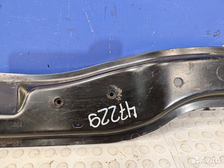 Поперечина подрамника Renault Kaptur