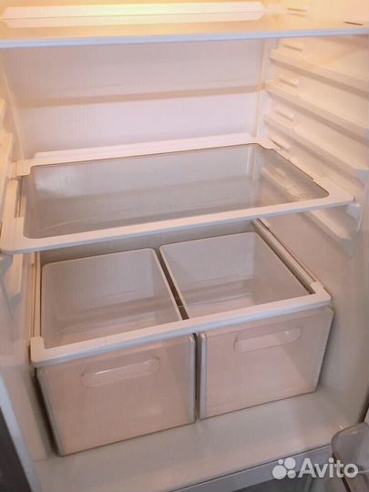 Холодильник vestel