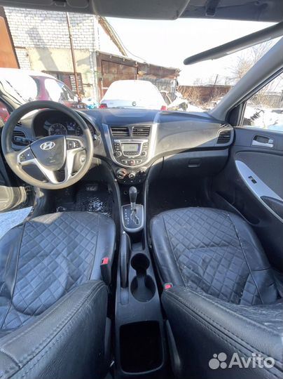 Hyundai Solaris 1.6 AT, 2013, битый, 98 000 км