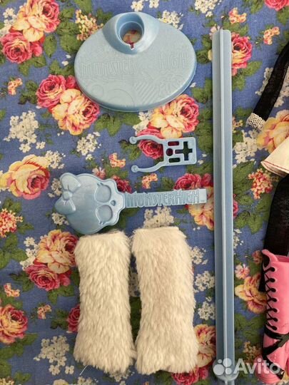 Вещи для кукол Монстер хай и Братц