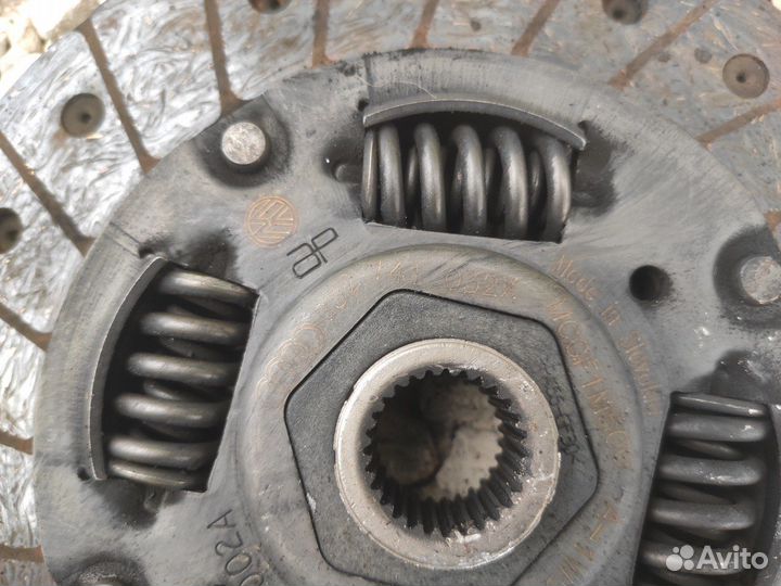 Сцепление комплект Volkswagen Golf 4 1J 1.4