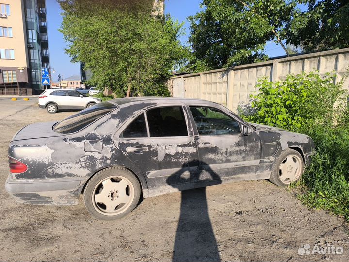 Mercedes-Benz E-класс 2.2 AT, 2002, битый, 300 000 км
