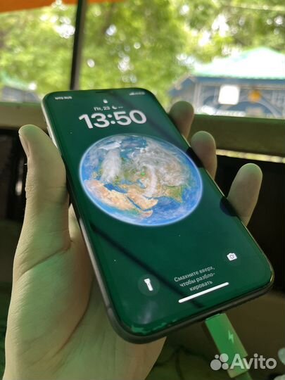 Телефон iPhone 11