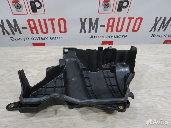 Крышка двигателя Renault Duster
