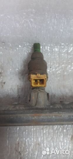 Форсунка топливная Mitsubishi Space Runner 1992