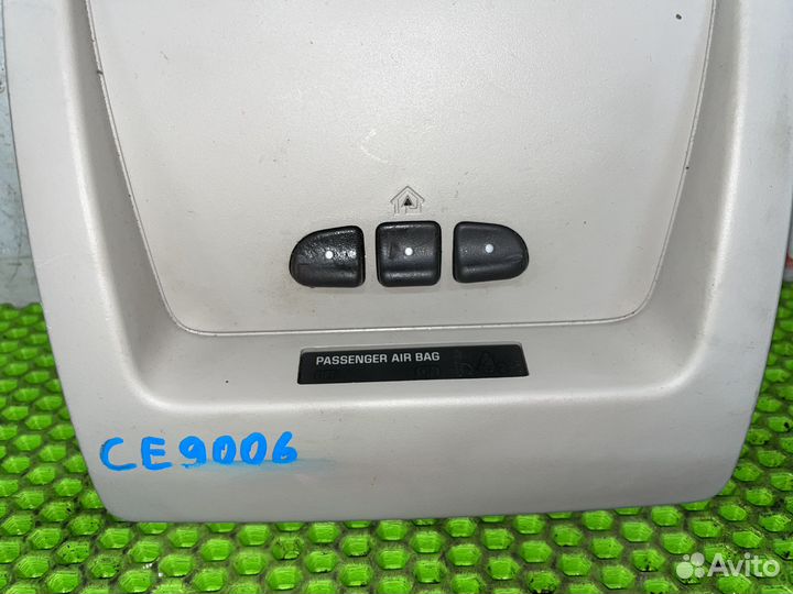 Плафон салонный 2шт. Cadillac Escalade GMT900