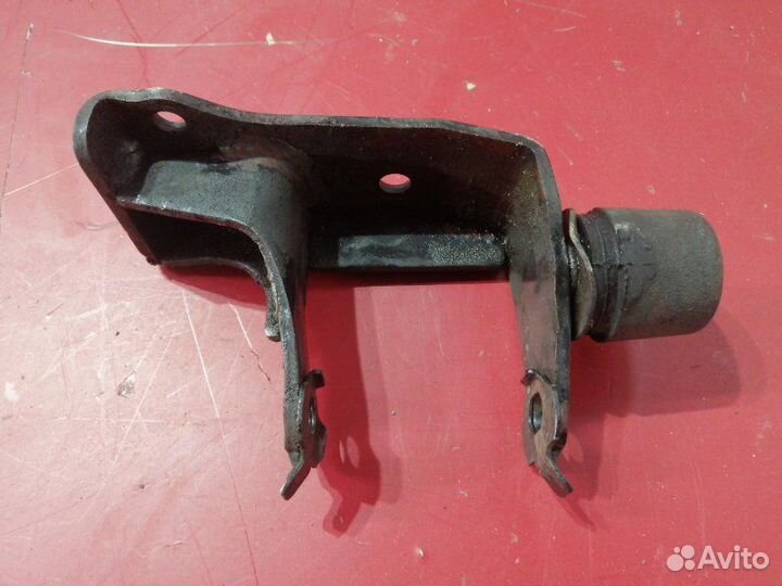 Кронштейн опоры двс левый Toyota Avensis Т250