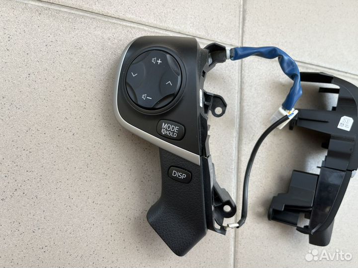 Кнопки мультируля Toyota Camry 50