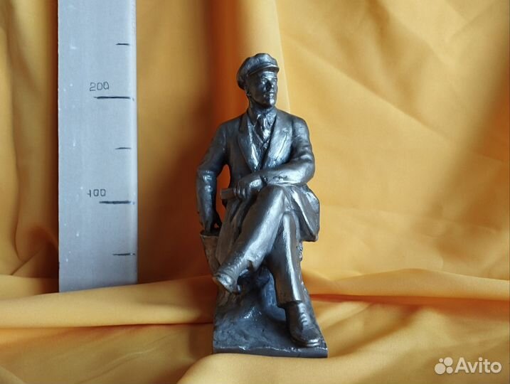 Ленин статуэтка 24 см