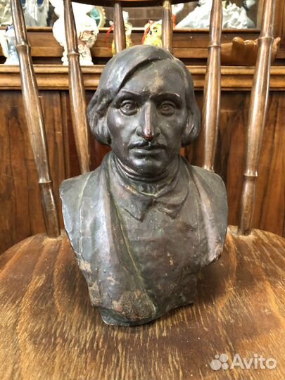 Бюст Н.В. Гоголь керамика