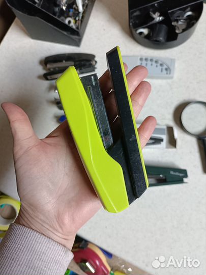 Степлеры и подставки для ручек