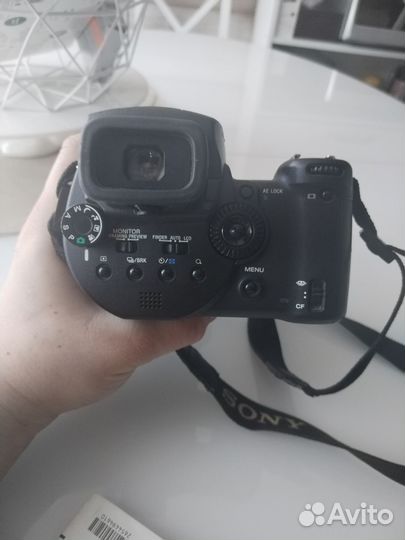 Sony cyber shot DSC R1