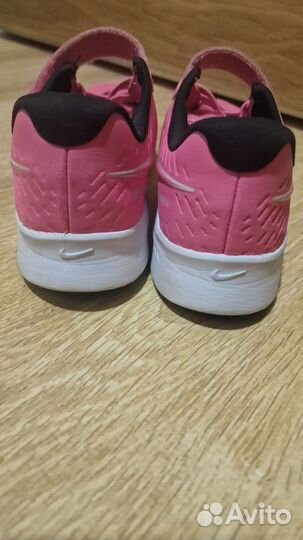 Кроссовки для девочки Nike 35