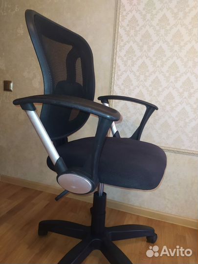 Компьютерное кресло офисное стул