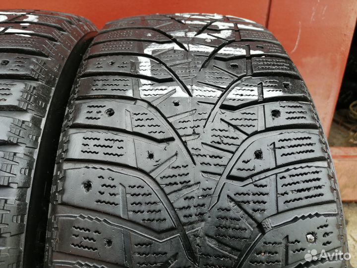 Bridgestone Blizzak Spike-02 215/55 R17 98T