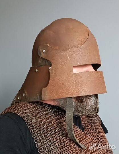 Рыцарский шлем