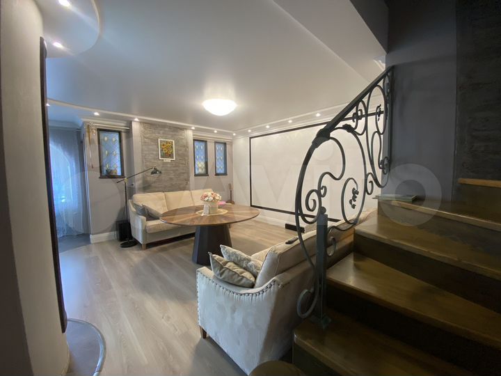 4-к. квартира, 88 м², 3/4 эт.