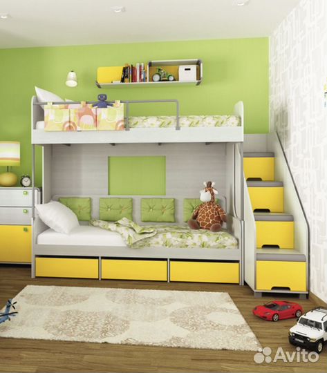 Кровать верхний ярус с лестницей и матрасом