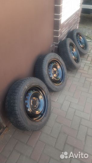 Roadstone Winguard Ice 185/65 R15