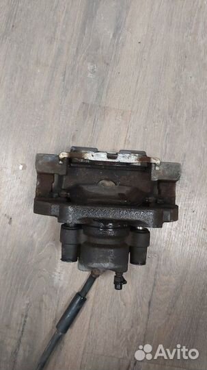 Суппорт тормозной задний правый Bmw 750Lix F02 N63