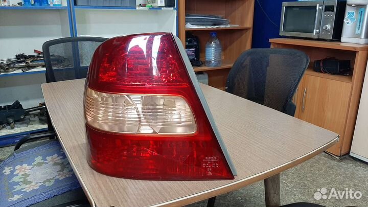Задний фонарь toyota corolla 120