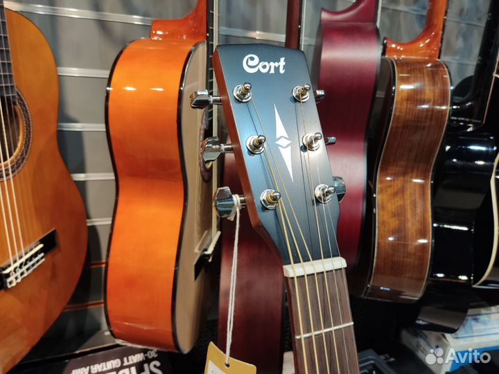 Акустическая гитара Cort AD810