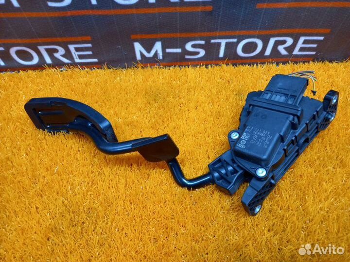 Педаль газа Audi A6 C6/4F ccea 2010