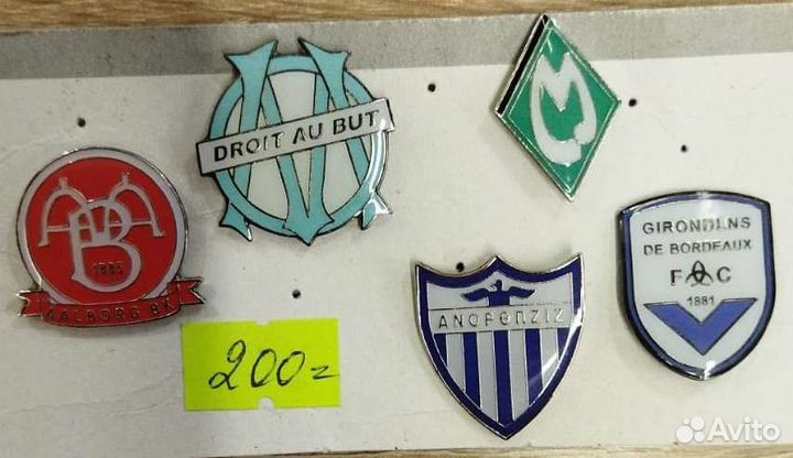 Металлические значки футбольных клубов Европы
