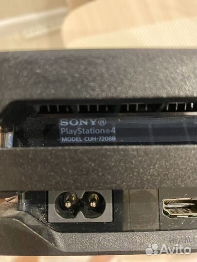 Sony PS4 pro 1tb+2 джостика