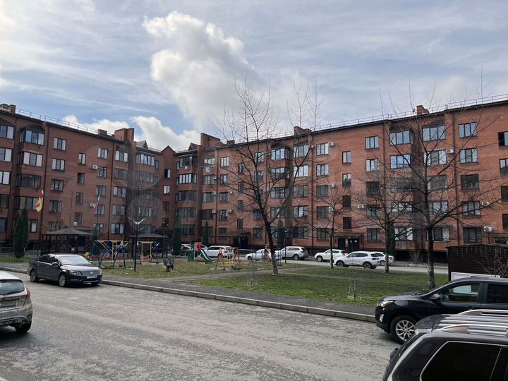 3-к. квартира, 87 м², 1/5 эт.