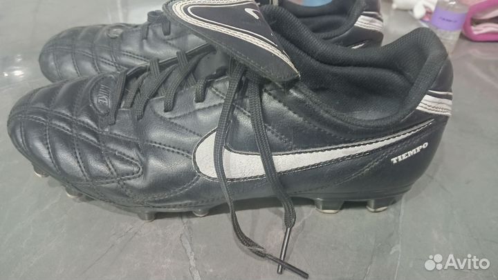 Футбольные бутсы nike