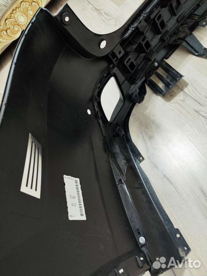 Задний бампер Toyota Highlander 2015 черный