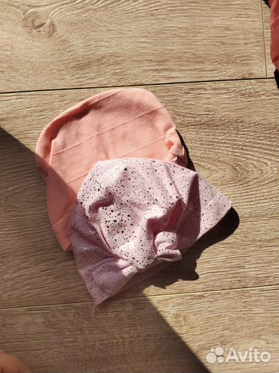 Шапки, пинетки