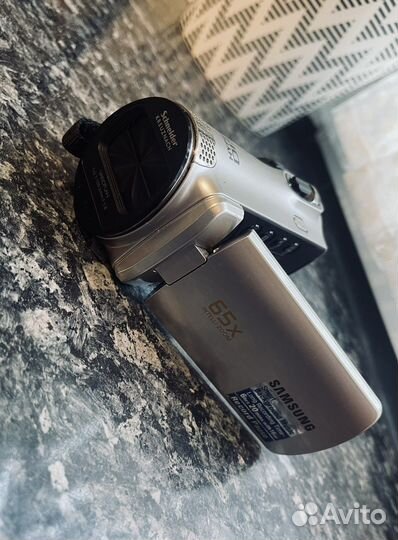 Видеокамера Samsung Hyper DIS 65X Intelli-Zoom