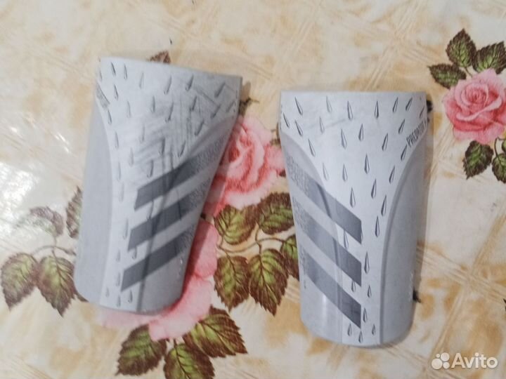 Щитки adidas predator