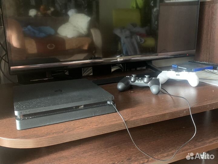 Sony playstation 4 PS4 slim