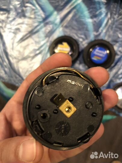 Кнопки момо спортивных рулей оригинал