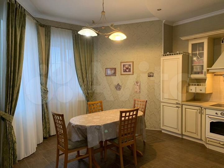 Дом 271 м² на участке 15,5 сот.