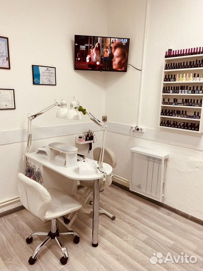 Маникюр с покрытием гель - лака и дизайном