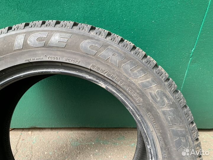 Bridgestone Ice Cruiser 7000 235/55 R17