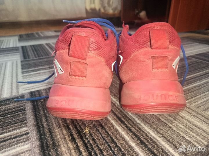 Баскетбольные кроссовки adidas