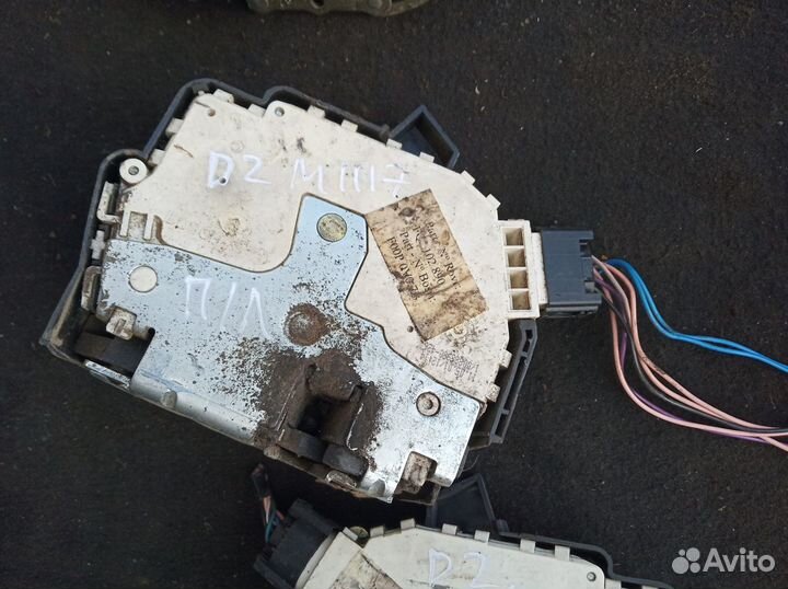 Замок двери Land Rover Discovery 2 1999-04