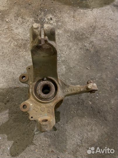 Правый поворотный кулак Ford Focus 2 C-Max