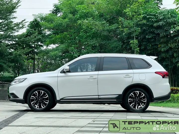 Mitsubishi Outlander 2.4 CVT, 2021, 24 000 км