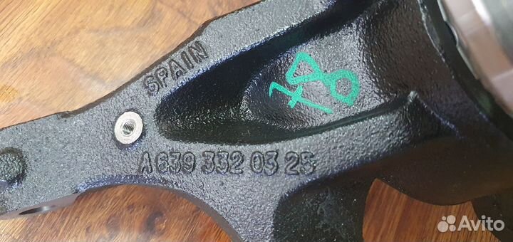 Поворотный кулак Mercedes Vito/Viano W639