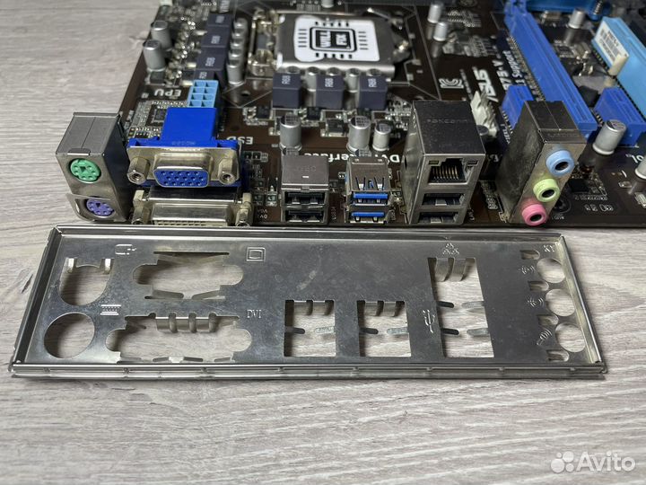 Asus P8B75-V, socket 1155